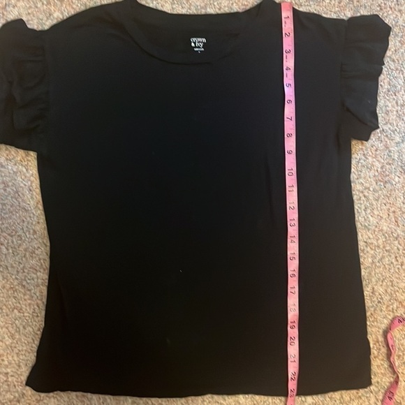 Crown & Ivy Black Ruffled Sleeve Blouse. Size Small - Picture 4 of 6